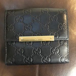 GUCCI Black Lambskin GG Guccismo Bifold Wallet With Billfold Coin Section